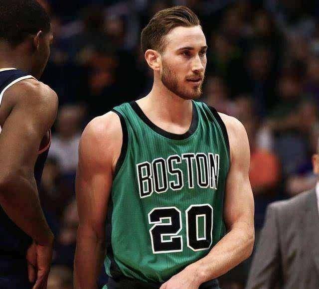 并在防守球 并在防守球