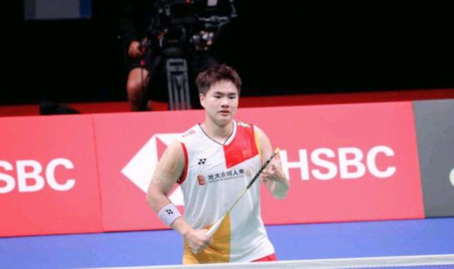 希罗发底线球长传阿德巴约，热火半场前最后一攻打出精妙配合.