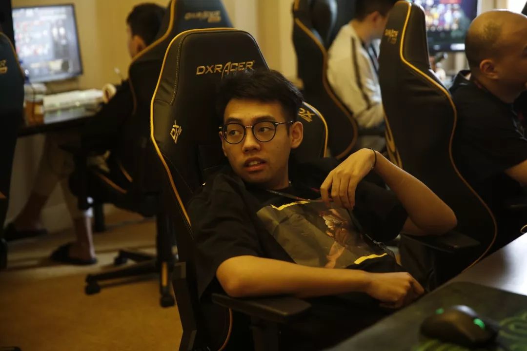 同时利用视 同时利用视